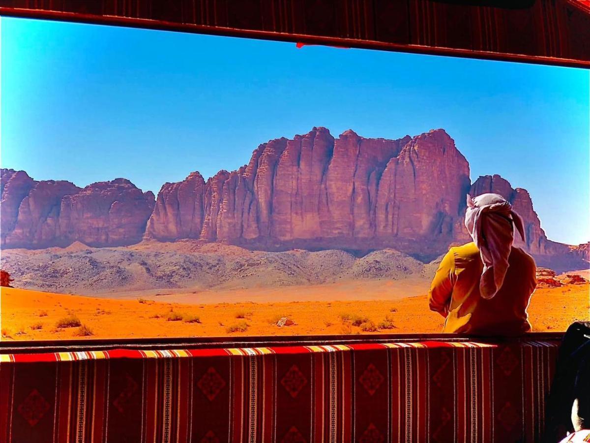 Hotel Bedouin Host Camp& With Tour à Wadi Rum Extérieur photo