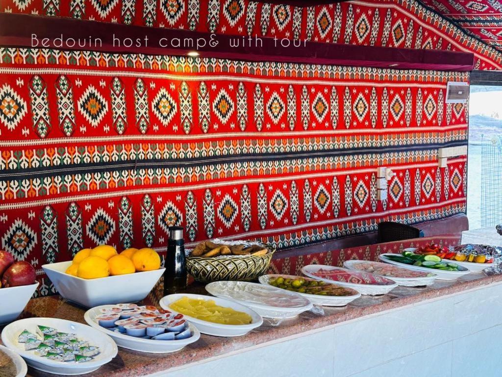 Hotel Bedouin Host Camp& With Tour à Wadi Rum Extérieur photo